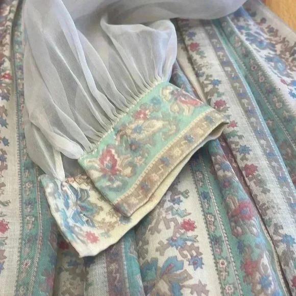 Vintage woman’s dress. The stress is super tiny. Measurements in photos. - Picture 8 of 14